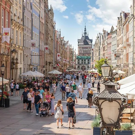 Old Town Pure White By Downtown Gdaňsk